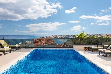 Modern Family Villa with Pool in Okrug Gornji