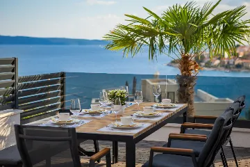 Modern Family Villa with Pool in Okrug Gornji