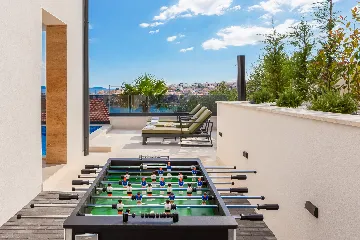 Modern Family Villa with Pool in Okrug Gornji