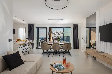 Modern Family Villa with Pool in Okrug Gornji