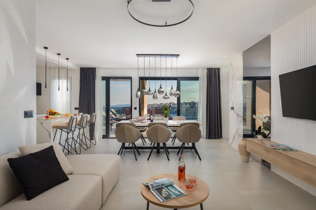 Modern Family Villa with Pool in Okrug Gornji