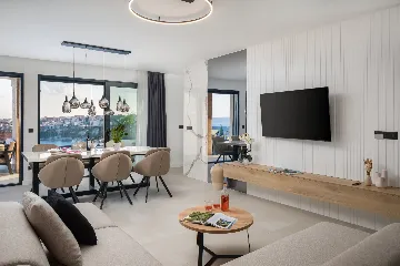 Modern Family Villa with Pool in Okrug Gornji