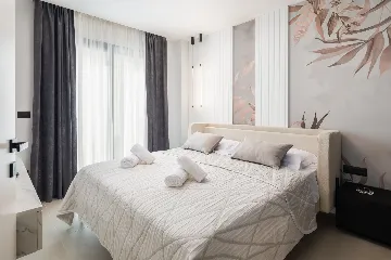 Modern Family Villa with Pool in Okrug Gornji