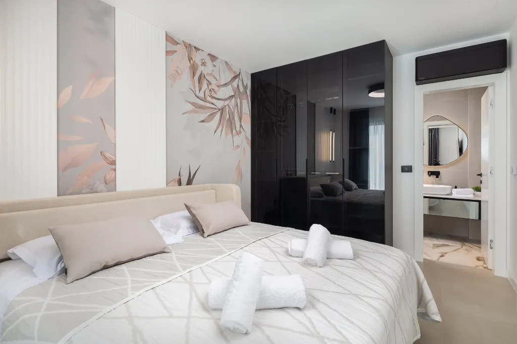 Modern Family Villa with Pool in Okrug Gornji