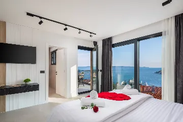 Modern Family Villa with Pool in Okrug Gornji