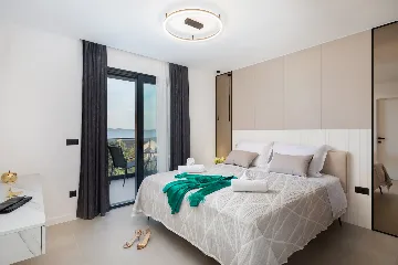 Modern Family Villa with Pool in Okrug Gornji