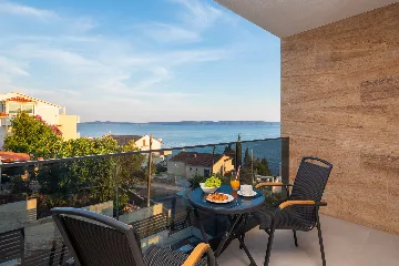 Modern Family Villa with Pool in Okrug Gornji