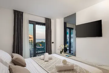 Modern Family Villa with Pool in Okrug Gornji