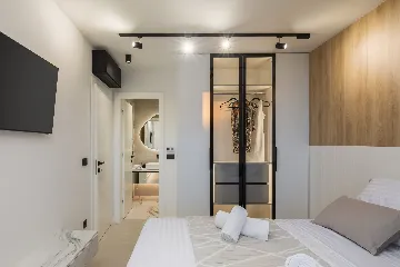 Modern Family Villa with Pool in Okrug Gornji