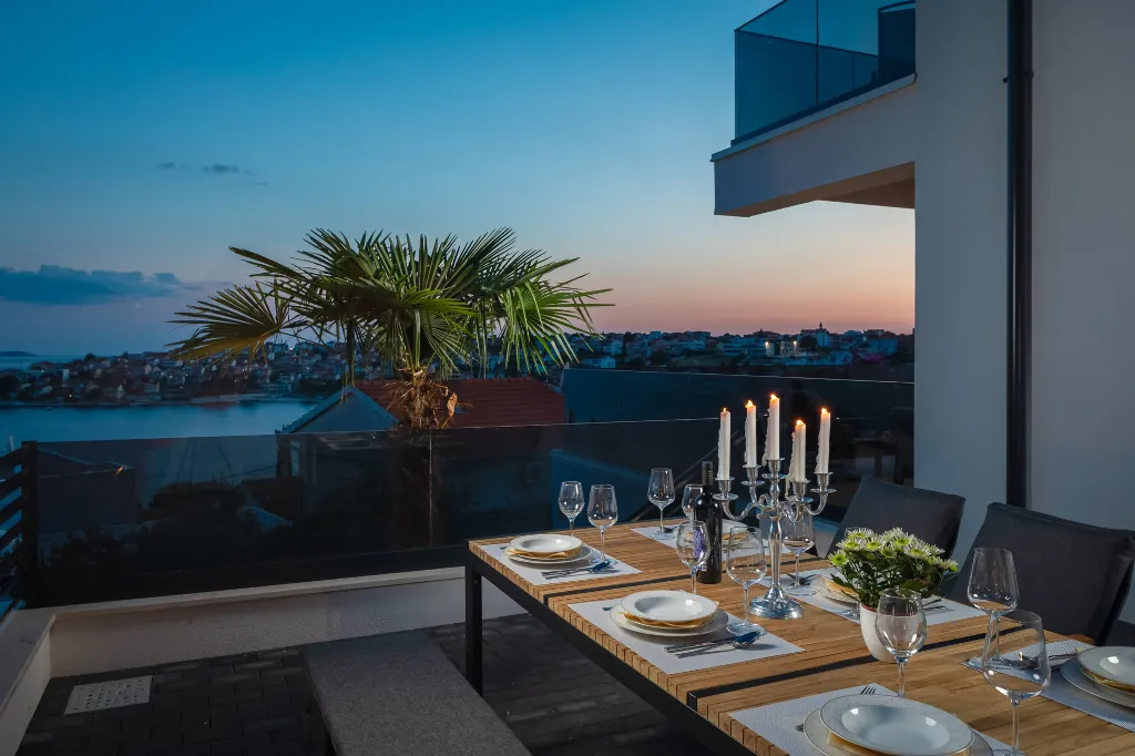 Modern Family Villa with Pool in Okrug Gornji