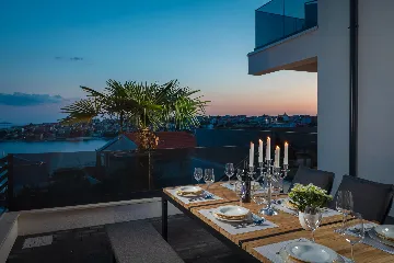 Modern Family Villa with Pool in Okrug Gornji