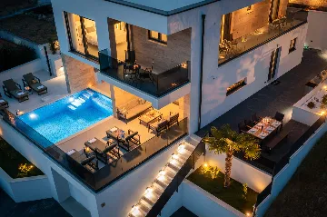 Modern Family Villa with Pool in Okrug Gornji