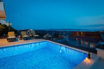 Modern Family Villa with Pool in Okrug Gornji