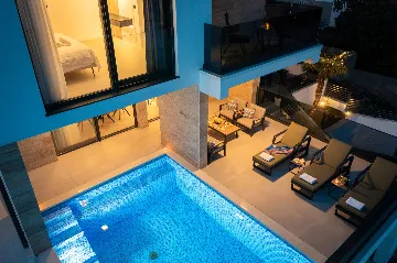 Modern Family Villa with Pool in Okrug Gornji