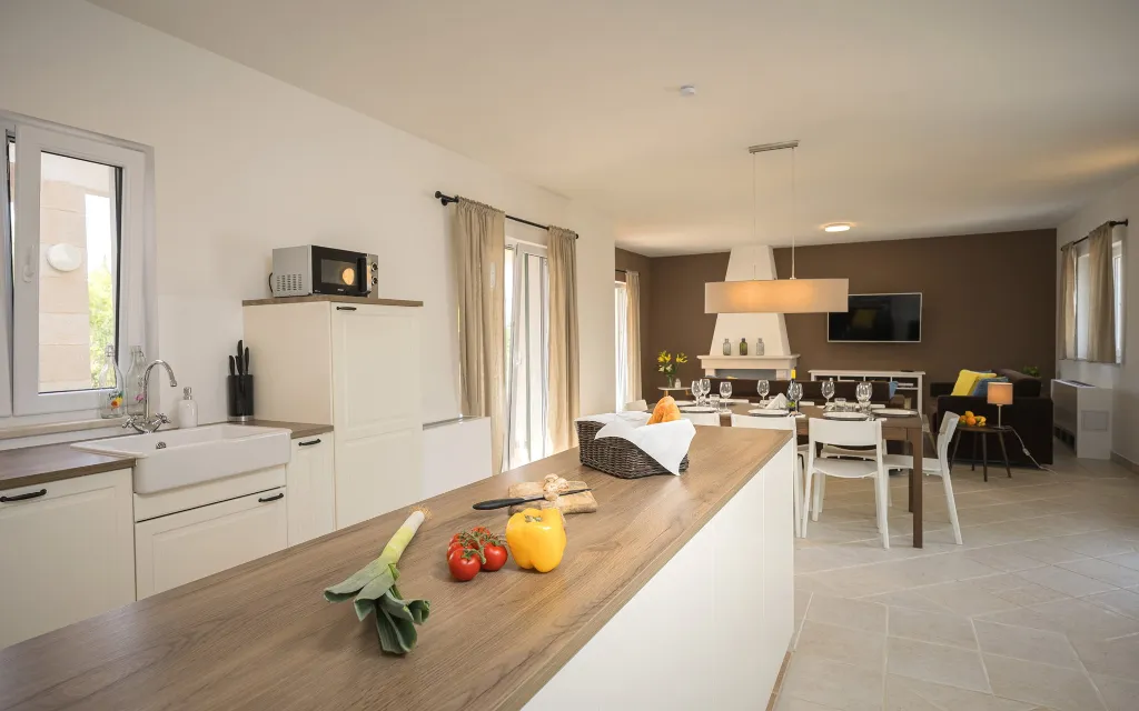 Spacious Family Villa with Pool in Stari Grad