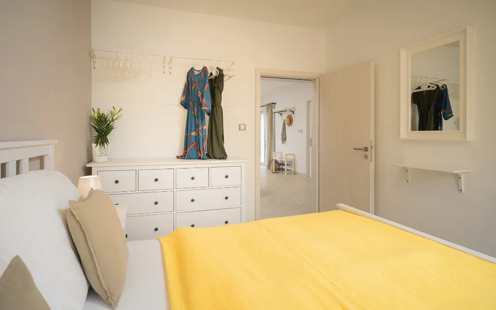 Spacious Family Villa with Pool in Stari Grad