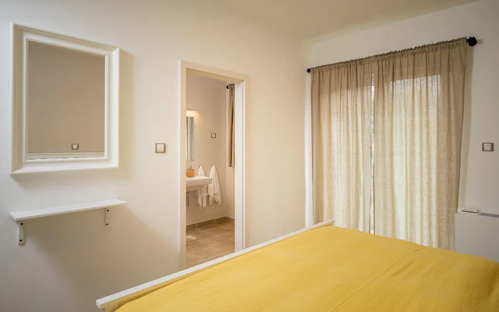 Spacious Family Villa with Pool in Stari Grad