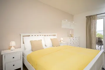 Spacious Family Villa with Pool in Stari Grad