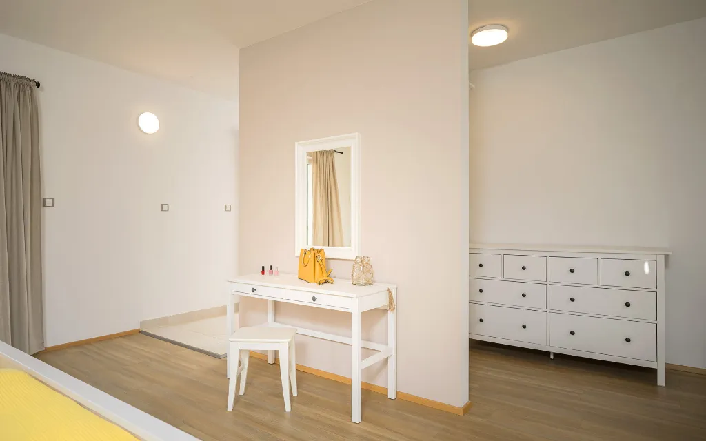 Spacious Family Villa with Pool in Stari Grad