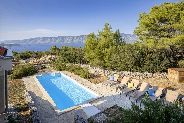 Spacious Villa Retreat with Pool in Stari Grad