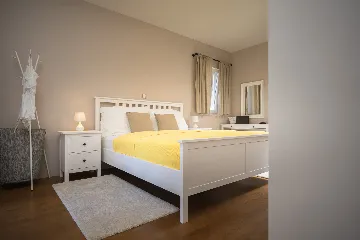 Spacious Villa Retreat with Pool in Stari Grad