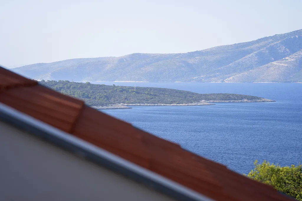 Spacious Villa Retreat with Pool in Stari Grad