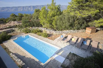 Spacious Villa Retreat with Pool in Stari Grad