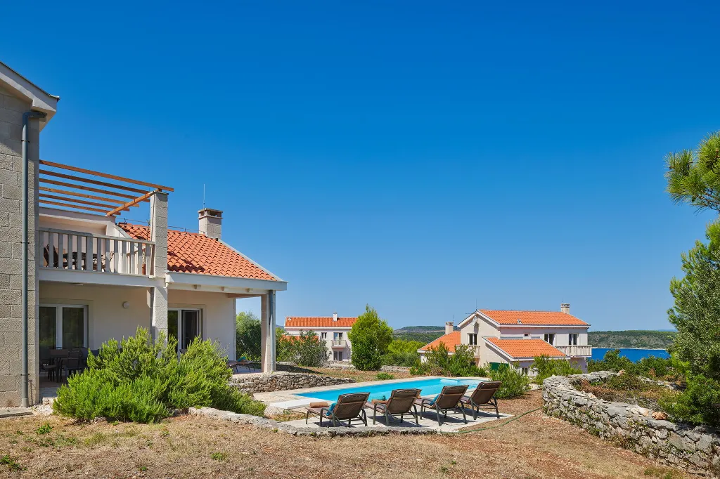 Modern Sea View Villa with Pool in Stari Grad