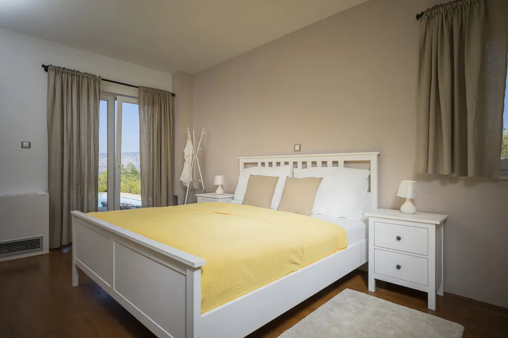 Modern Sea View Villa with Pool in Stari Grad