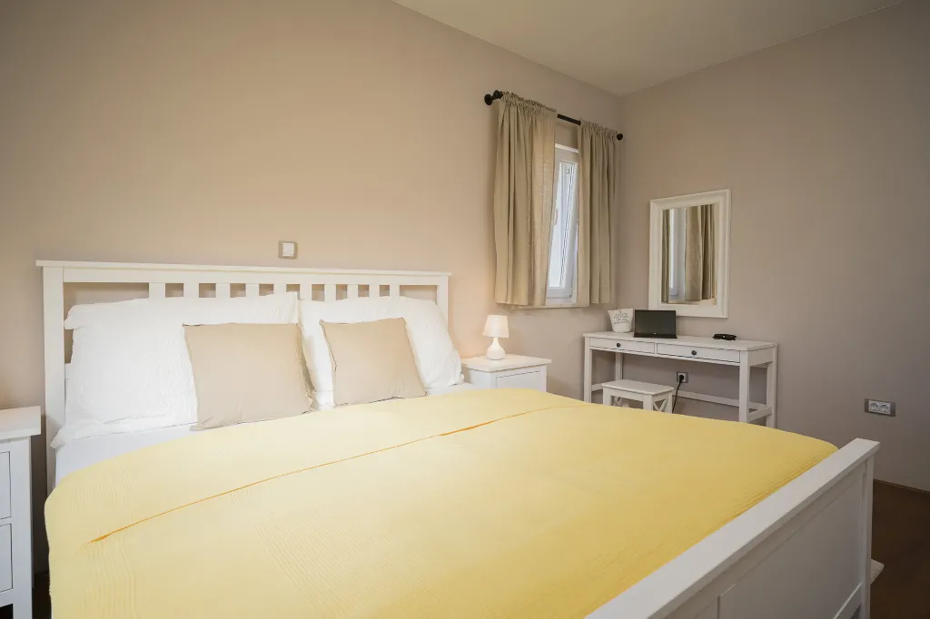 Modern Sea View Villa with Pool in Stari Grad