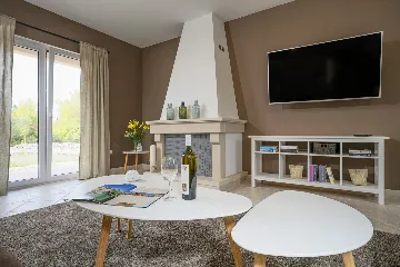 Contemporary Villa with Pool in Stari Grad