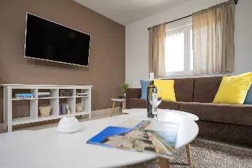 Contemporary Villa with Pool in Stari Grad