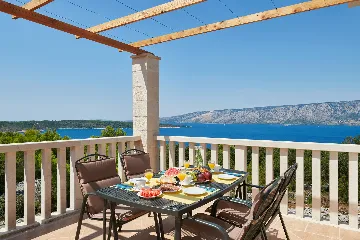 Family Villa with Pool near Stari Grad