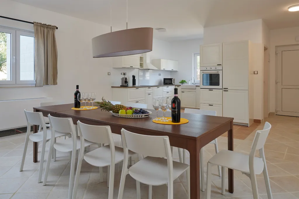 Family Villa with Pool near Stari Grad