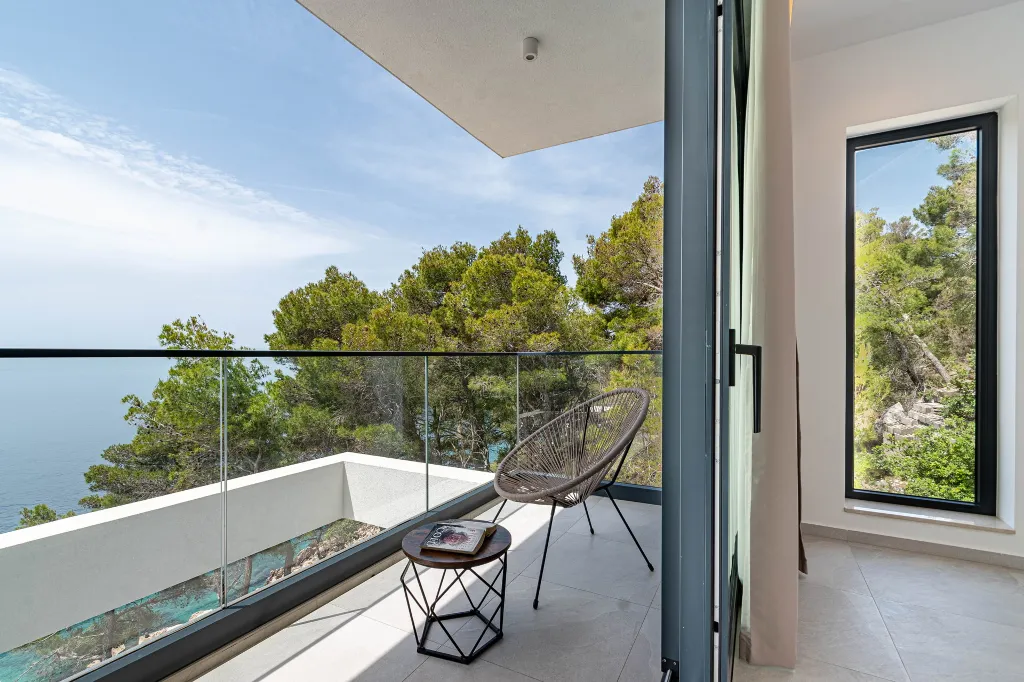 Seaside Villa Retreat with Pool in Blato
