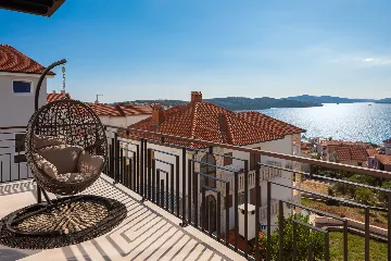 Contemporary Villa with Pool in Okrug Gornji