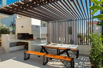 Contemporary Villa with Pool in Okrug Gornji