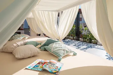 Contemporary Villa with Pool in Okrug Gornji