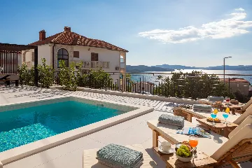 Contemporary Villa with Pool in Okrug Gornji