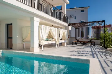Contemporary Villa with Pool in Okrug Gornji