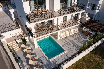Contemporary Villa with Pool in Okrug Gornji