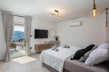 Contemporary Villa with Pool in Okrug Gornji