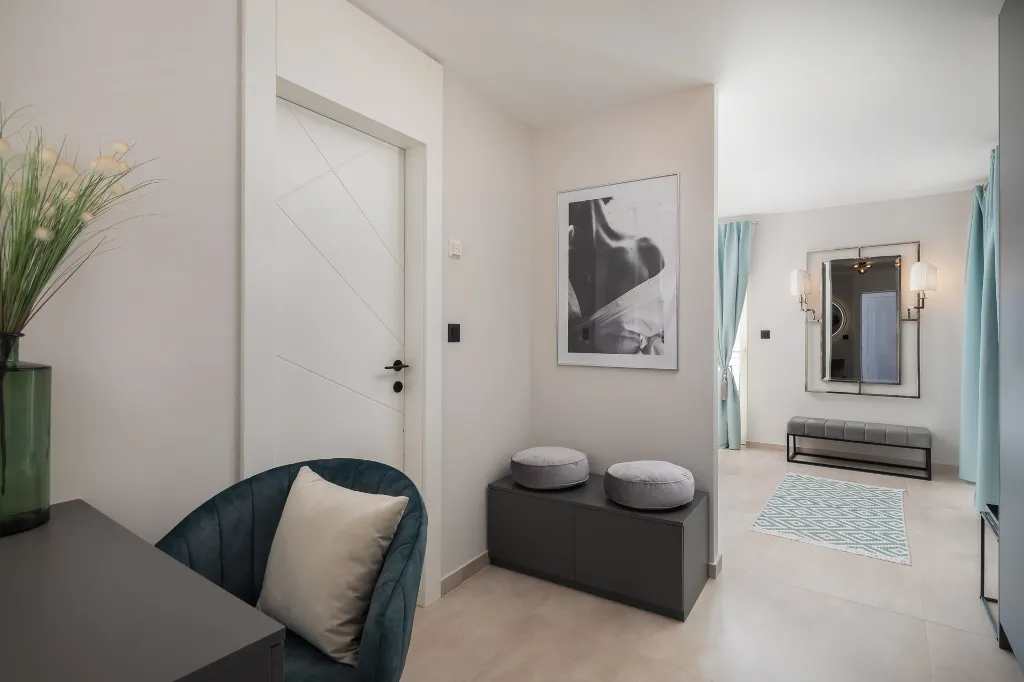 Contemporary Villa with Pool in Okrug Gornji