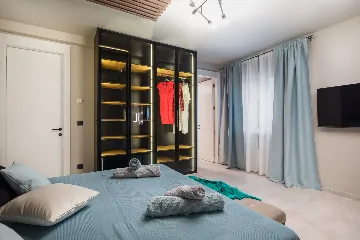 Contemporary Villa with Pool in Okrug Gornji