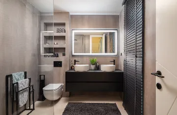 Contemporary Villa with Pool in Okrug Gornji