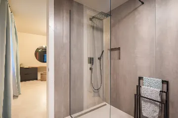 Contemporary Villa with Pool in Okrug Gornji