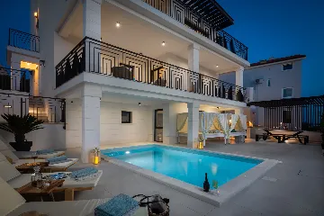 Contemporary Villa with Pool in Okrug Gornji