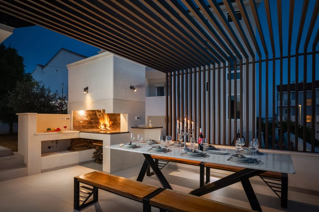 Contemporary Villa with Pool in Okrug Gornji