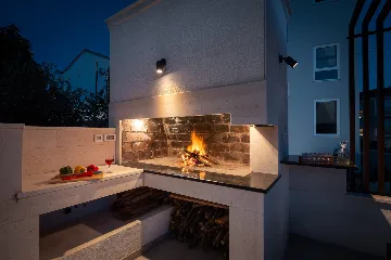 Contemporary Villa with Pool in Okrug Gornji