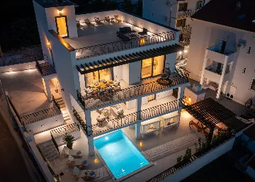 Contemporary Villa with Pool in Okrug Gornji